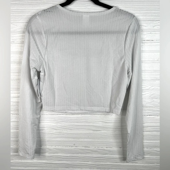 Abound Long Sleeve Cropped Cut Out Top Size L in Grey Fog NEW - Picture 5 of 14